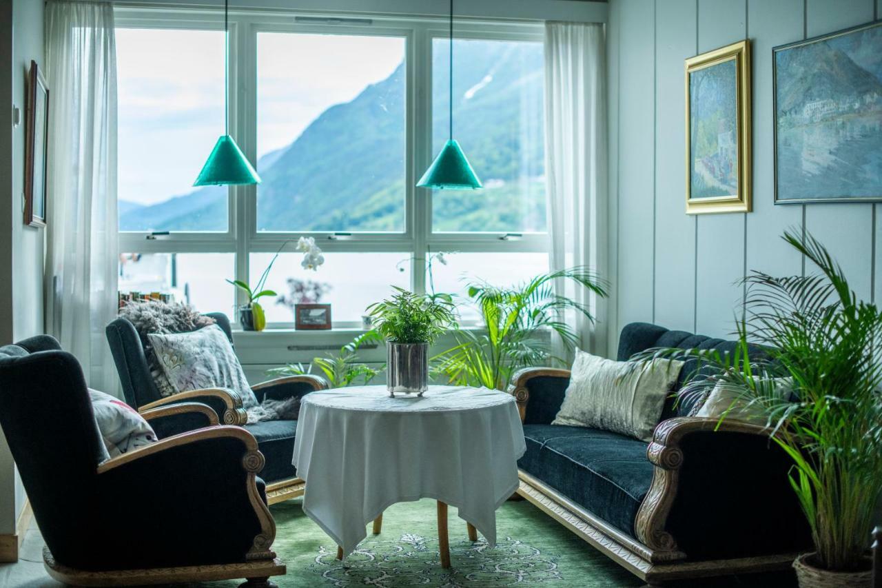 Skjolden Hotel Buitenkant foto